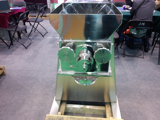 Πρότυπο Granulator yk-160 ταλάντευσης ταλαντεμένος Granulator για το υγρό κωνιώδες υλικό